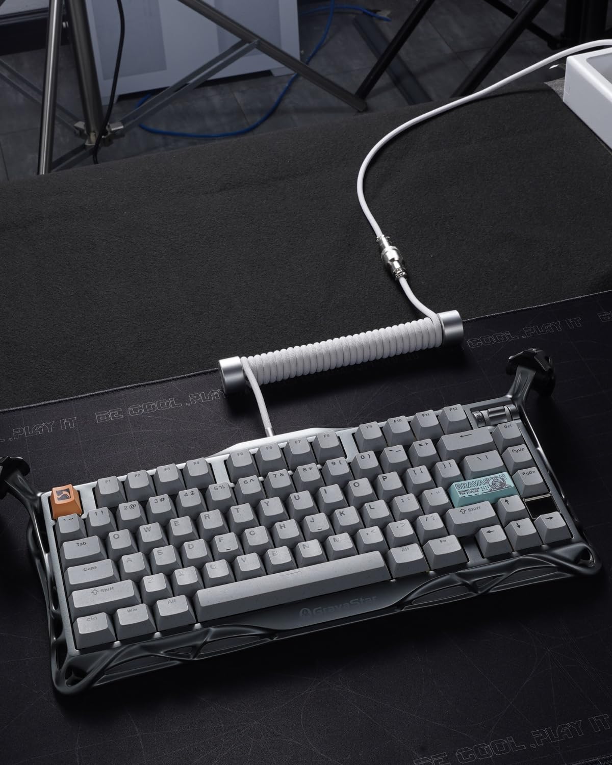 Amazon.co.jp: GravaStar USB-C コイルケーブル キーボード グラ